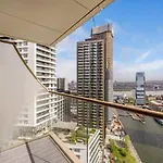 Luxury Studio In One Park Drive